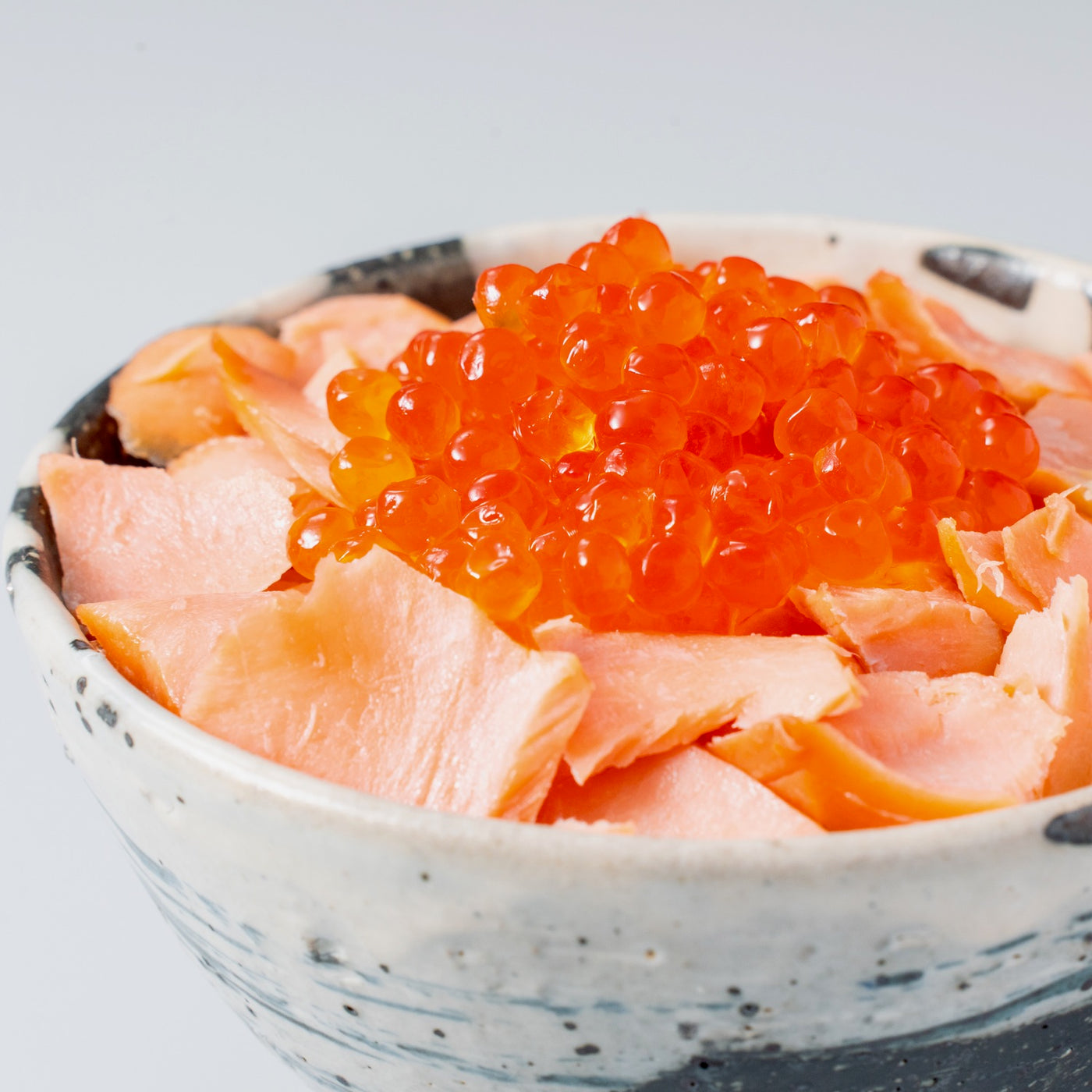 北海道産のいくら醤油漬けと塩焼き鮭のご飯,イクラと秋鮭の親子丼