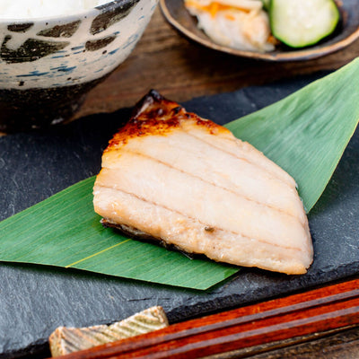 焼いたホッケの西京漬けとご飯と漬物,北海道寿都沖で獲れたほっけの西京焼き,ご飯のおかずの焼き魚