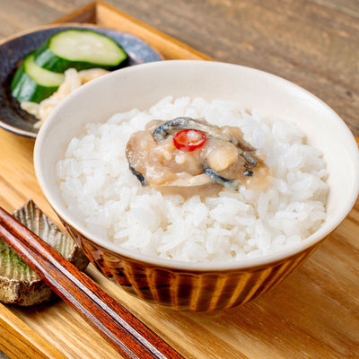 マルホン小西漁業の氷温熟成したニシン切込みをご飯に乗せる,北海道の伝統的な郷土料理にしんの切り込み,ご飯のお供