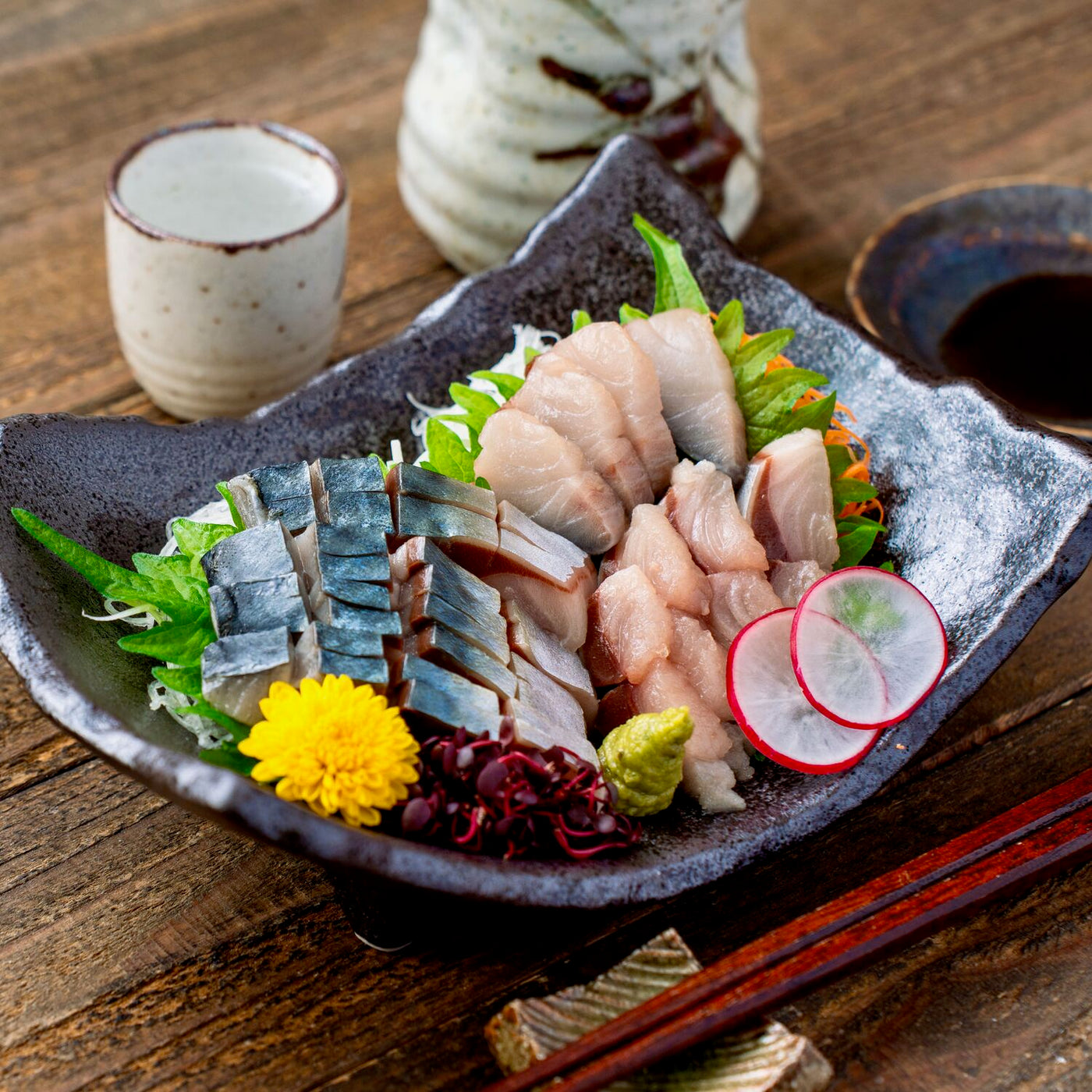 北海道産寒サバの刺身と日本酒,鯖の刺身盛り合わせ