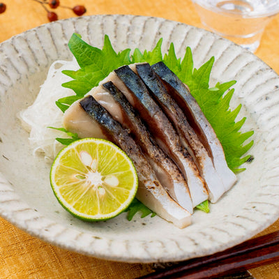 北海道産活〆寒サバの炙りシメサバ,炙りしめ鯖と日本酒
