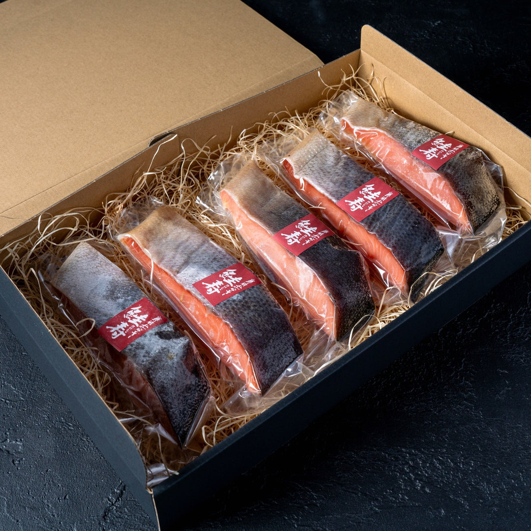 鮭寿（けいじゅ）】寒風やぐら干し鮭切身（大サイズ130g×5pc） - NORTH