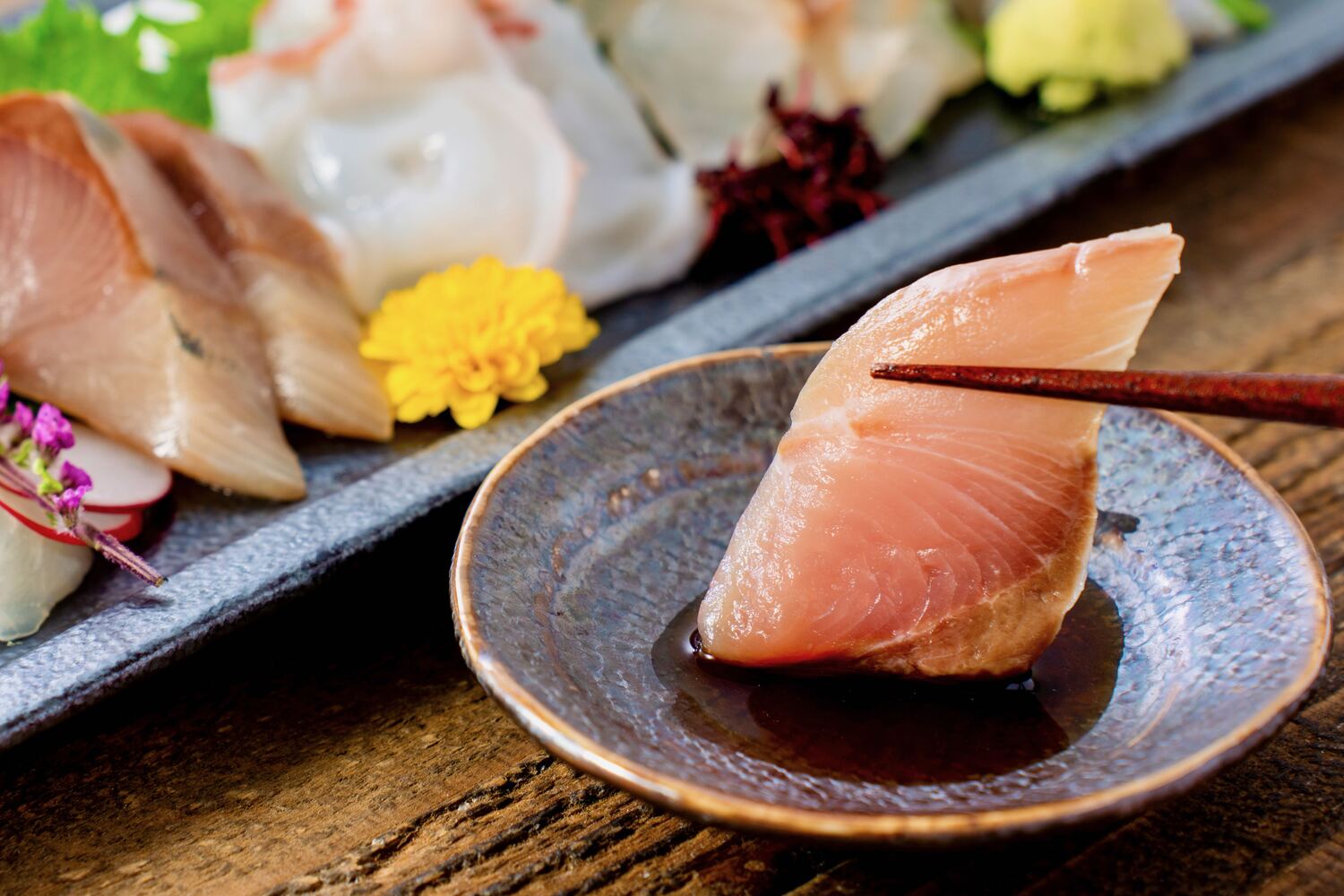 北海道日本海で獲れた活〆鮮魚の刺身